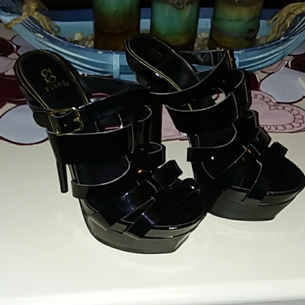 Scene by Shoedazzle